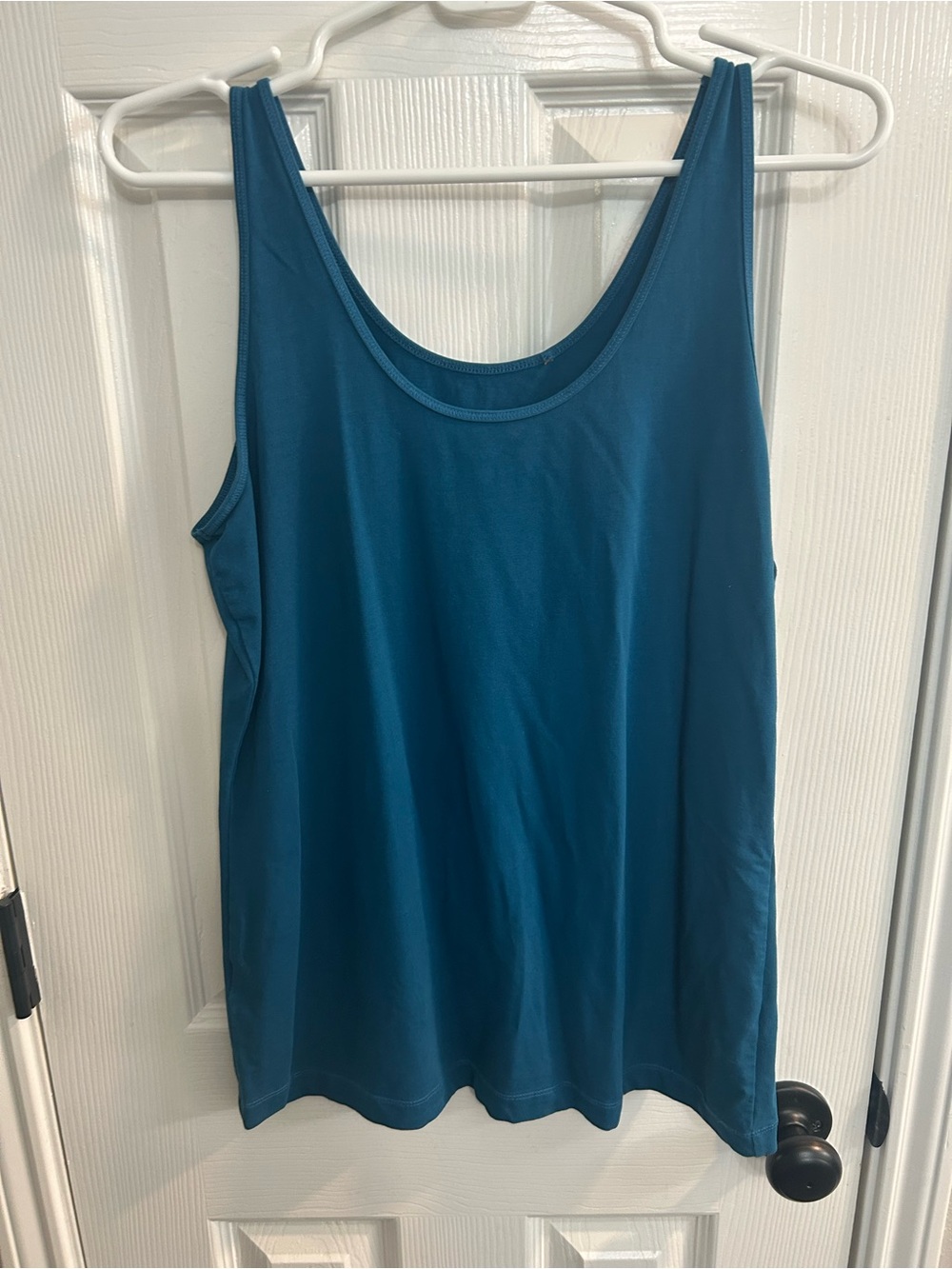 Tommy Bahama women’s medium teal blue solid tank top